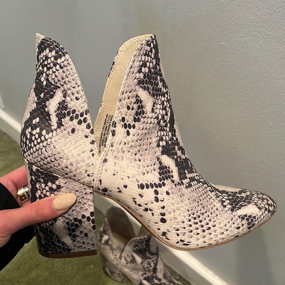 Steve Madden booties - Picture 5 of 6